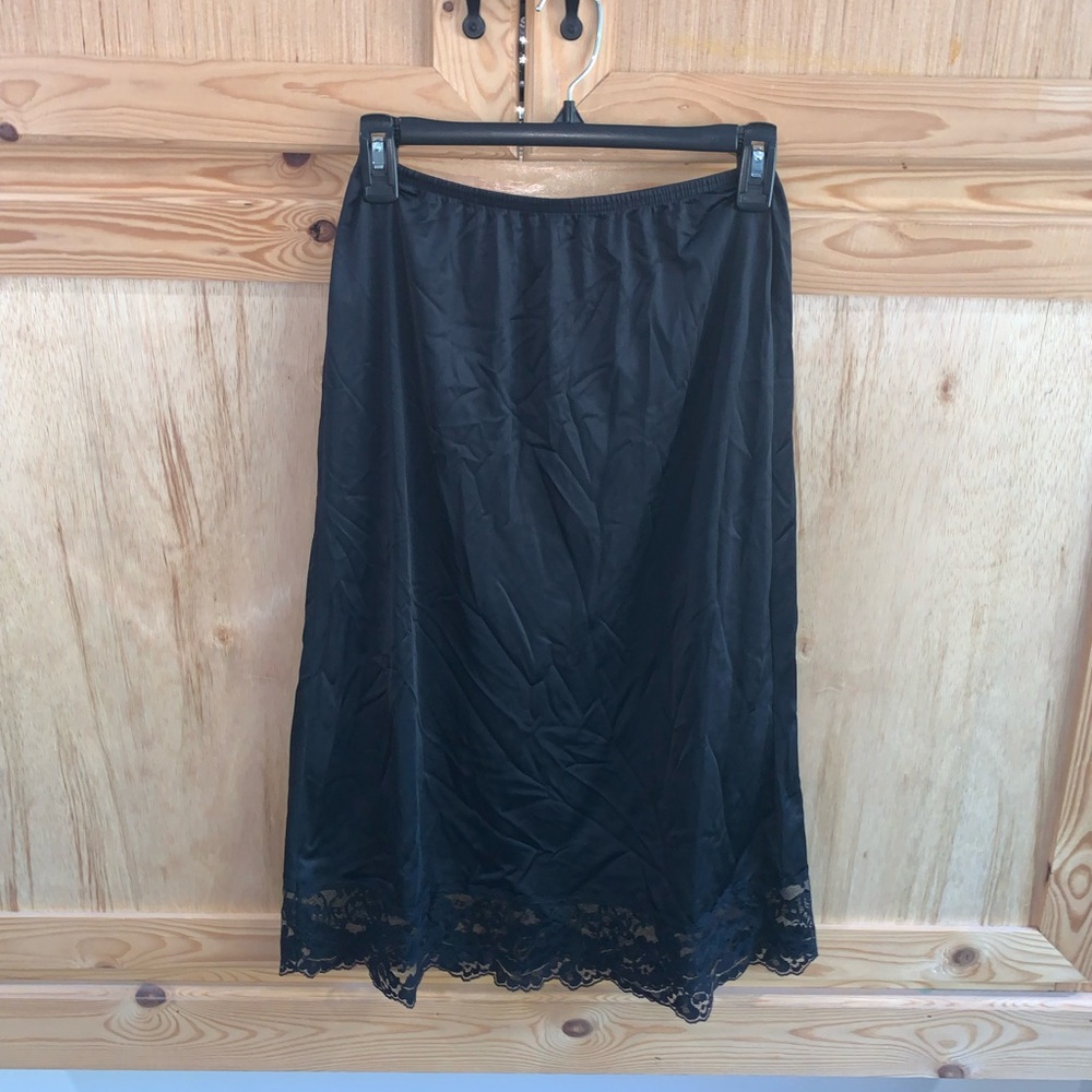 Vassarette black modest slip size M